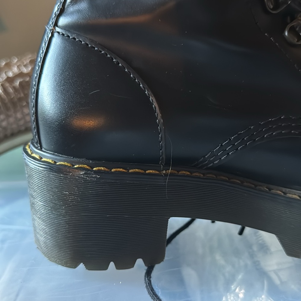 Dr.Marten’s LEONA WOMEN'S VINTAGE SMOOTH LEATHER HEELED BOOTS - Picture 4 of 6